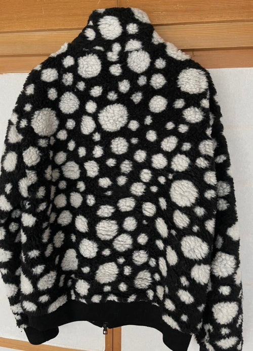 L.V fleece 2023ss model limited size M Good condition